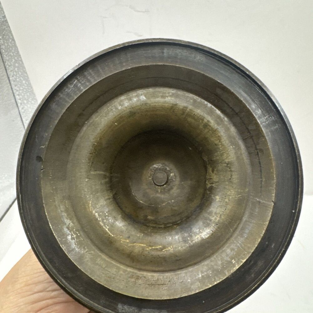 Antique Diamond Cut Crystal and Bronze Jar Vanity Powder Containers 19th-Century - Picture 6 of 8